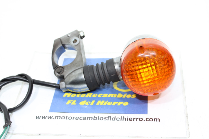 Intermitente Delantero Derecho Con Soporte Recambio Despiece Desguace intermitente-delantero-derecho-con-soporte-recambio-despiece-desguace