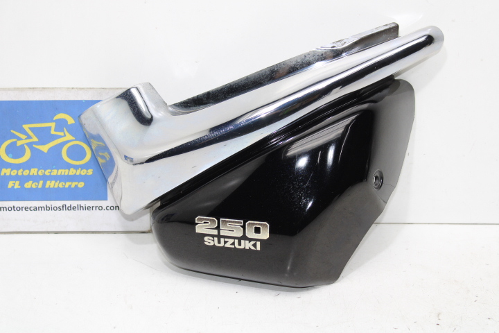 tapa-derecha-bajo-asiento-suzuki-vl250lc-intruder-4711126F00Y7H-4735126F00000 (1)