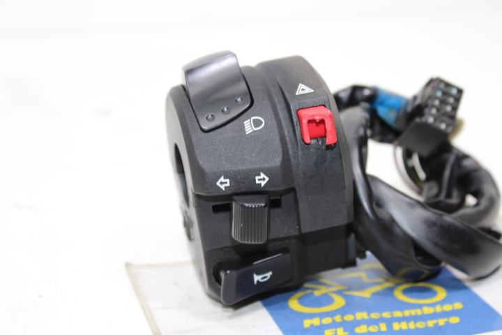 Piña Izquierda de Luces (Desperfecto) - Recambio despiece desguace