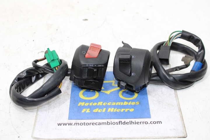 3515ALEA7E00-3520AKEBE900-piña-derecha-izquieda-conmutador-arranque-luces-kymco-superdink-125-e3 (1)