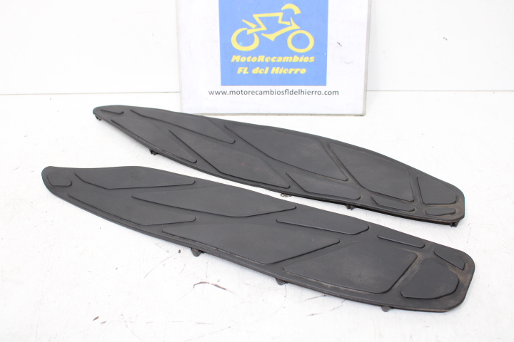 64320LKG7E00N1R-64340LKG7E00N1R-alfombrilla-goma-suelo-kymco-k-xct-125 (1)