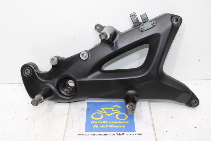basculante-soporte-escape-kymco-super-dink-300i-2009-2015-52000LEA7900NEA (1)