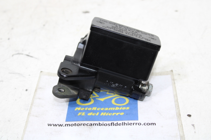 bomba-freno-delantera-suzuki-burgman-an650a-executive-5960010G00000 (1)