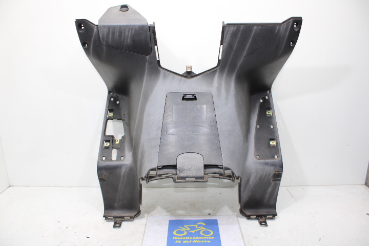 contra-escudo-guantera-kymco-super-dink-300i-2009-2015-81131LEA7E00N1R-8113ALEA7E00N1R (1)