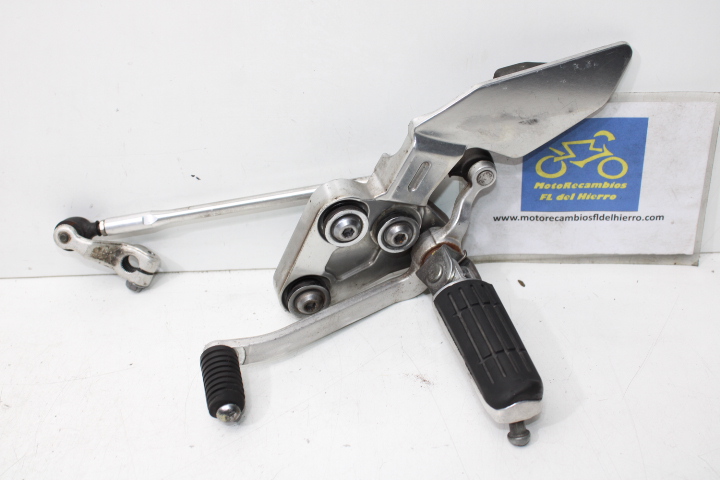 estribera-delantera-izquierda-yamaha-fzs-1000-fazer-1c28-2005-5LV274100000-5VL274420100-5LV181100000 (1)
