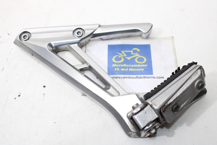 estribera-trasera-izquierda-yamaha-fzs-1000-fazer-1c28-2005-5LV274300400 (1)