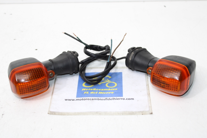 intermitentes-traseros-yamaha-fzs-1000-fazer-1c28-2005-5LV833400000-5LV833300000 (1)