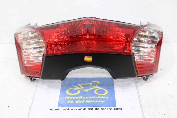 piloto-trasero-kymco-super-dink-300i-2009-2015-33701LEA7E00-33706LEA7E00 (1)