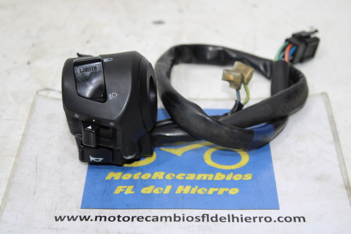 piña-izquierda-conmutador-luces-kymco-super-dink-300i-2009-2015-3520AKEBE900 (1)