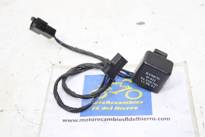 rele-electro-ventilador-kymco-super-dink-300i-2009-2015-39100LEA7E00 (1)