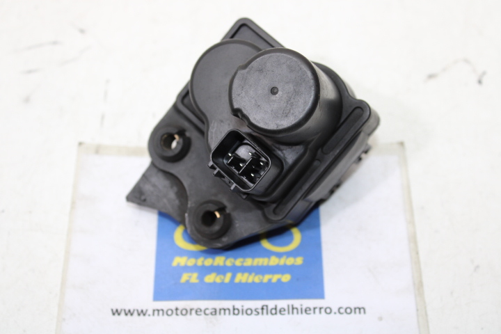 servo-motor-valvula-escape-yamaha-fzs-1000-fazer-1c28-2005-5LV858200000 (1)