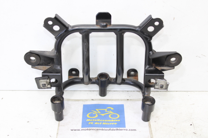 soporte-respaldo-pasajero-suzuki-burgman-an650a-executive-4624010G10000 (1)