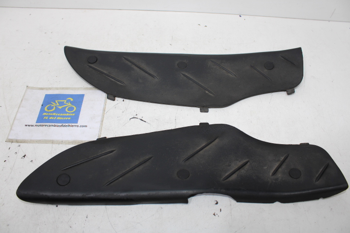 alfombrillas-goma-suelo-piaggio-beverly-500-ie-e3-2006-CM008902-CM008901 (1)