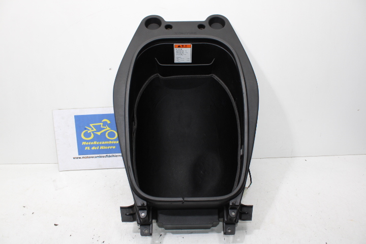 cofre-cofano-bajo-asiento-zontes-125d-2023-1226400-115000-1246400-057000-1246400-001000 (1)