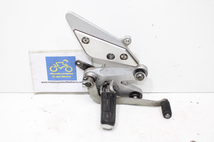 estribera-delantera-derecha-yamaha-fz6-s1-fazer-2005-5VX274431000-4BH274610100-5VX272000000 (1)
