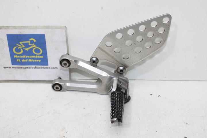 estribera-delantera-izquierda-honda-cbr-1000-rr-sc57-2007-50665MEL000-50700MEL000-50707MCJ000 (1)