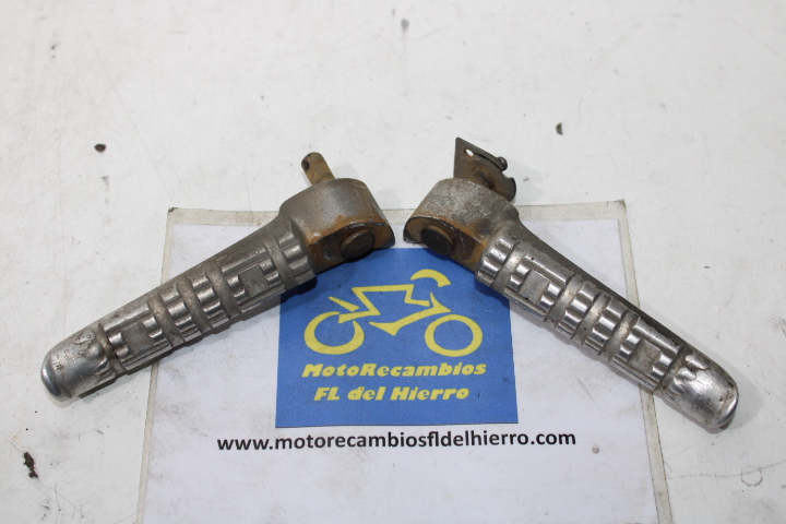 estribera-trasera-derecha-izquierda-yamaha-fz6-s1-fazer-2005-3VR274310200-3VR274410200 (1)