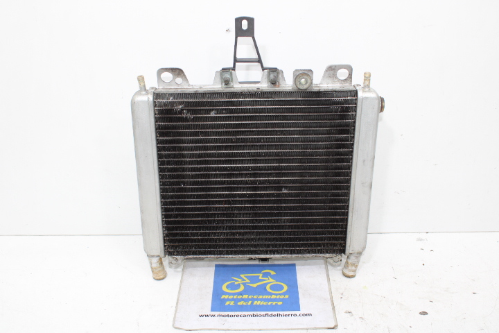 radiador-electro-ventilador-piaggio-beverly-500-ie-e3-2006-57311R-58211R (1)