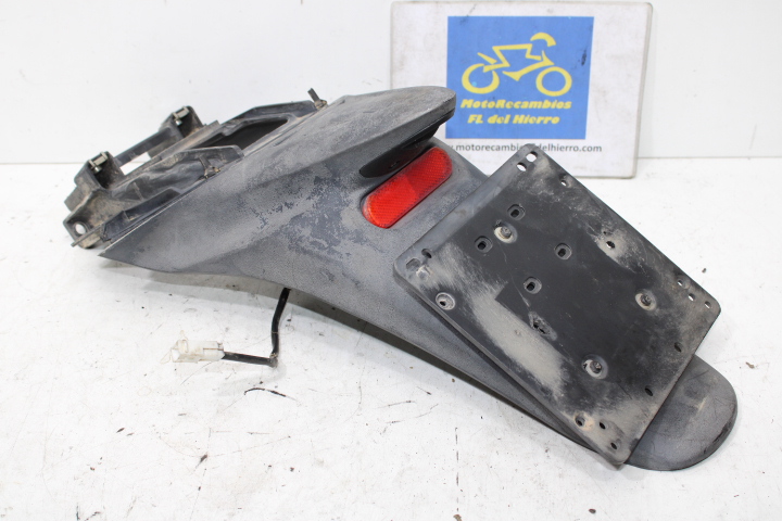 aleta-trasera-porta-matricula-piaggio-liberty-125-2v-e3-2012-655738000C-584884 (1)