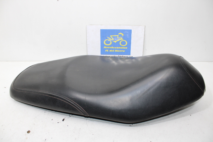 asiento-sillin-sym-symphony-125s-e3-2015-77200APA010 (1)