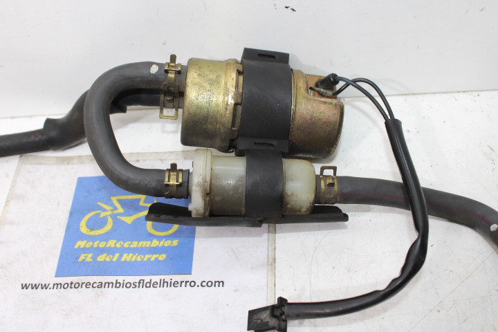 bomba-gasolina-yamaha-tmax-xp500-carburacion-2001-3YX139070200-1FK245601000 (1)