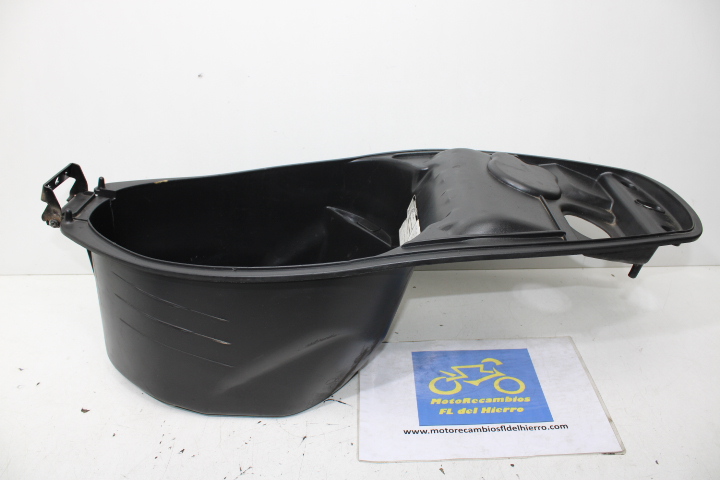 cofre-cofano-bajo-asiento-sym-symphony-125s-e3-2015-81250APA000 (1)