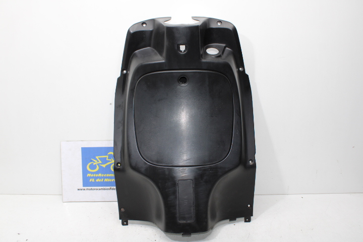 contra-escudo-guantera-sym-symphony-125s-e3-2015-81131ARA000-81141APA000 (1)