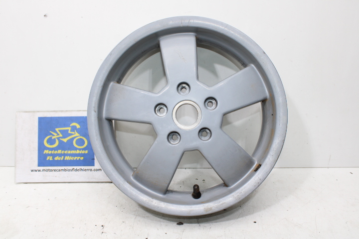 llanta-rueda-trasera-piaggio-vespa-gts-250-ie-e3-2005-1C000781 (1)