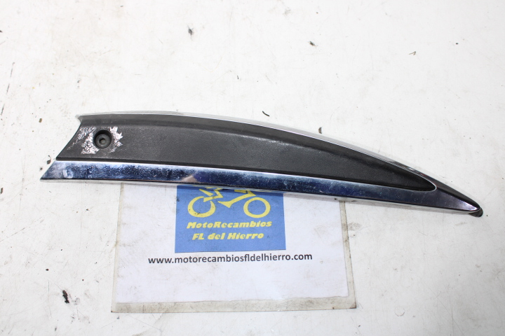 protector-trasero-derecho-piaggio-liberty-125-2v-e3-2012-655735000C-655736 (1)