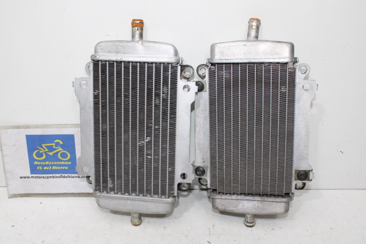 radiador-piaggio-vespa-gts-250-ie-e3-2005-577183 (1)
