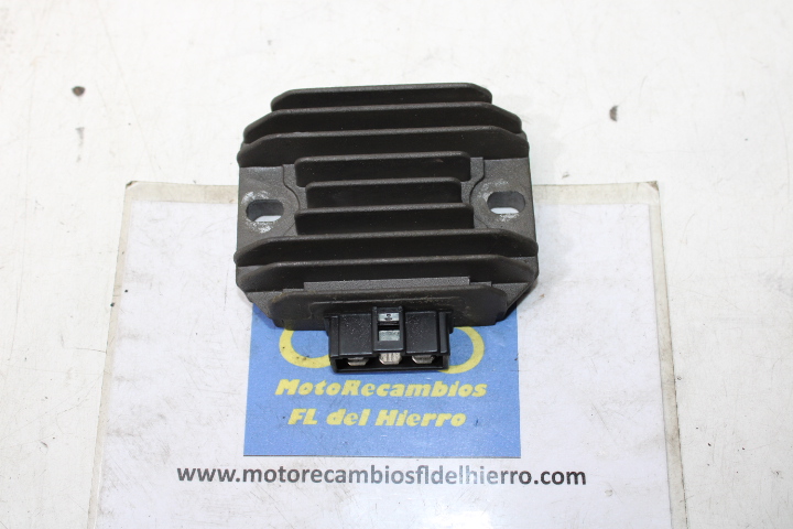 regulador-rectificador-de-corriente-yamaha-tmax-xp500-carburacion-2001-4JH819600100 (1)