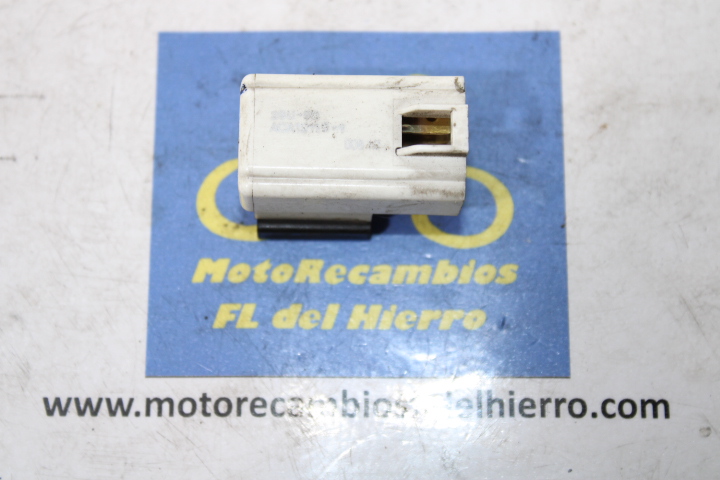 rele-aca12115-1-contacto-arranque-yamaha-tmax-xp500-carburacion-2001-29U819509300 (1)
