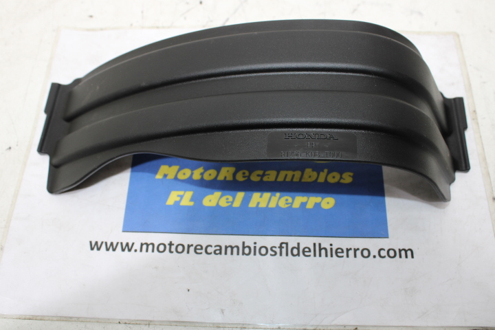 separador-cofre-asiento-honda-forza-350-2025-81256K0BT00 (1)
