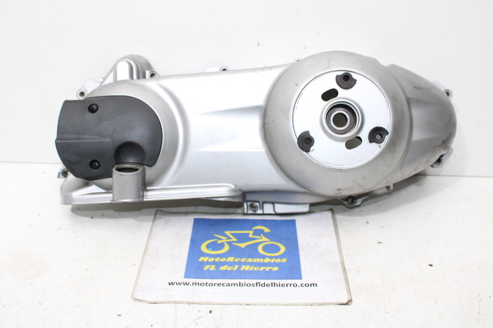 tapa-correa-variador-piaggio-vespa-gts-250-ie-e3-2005-8714725-842090 (1)