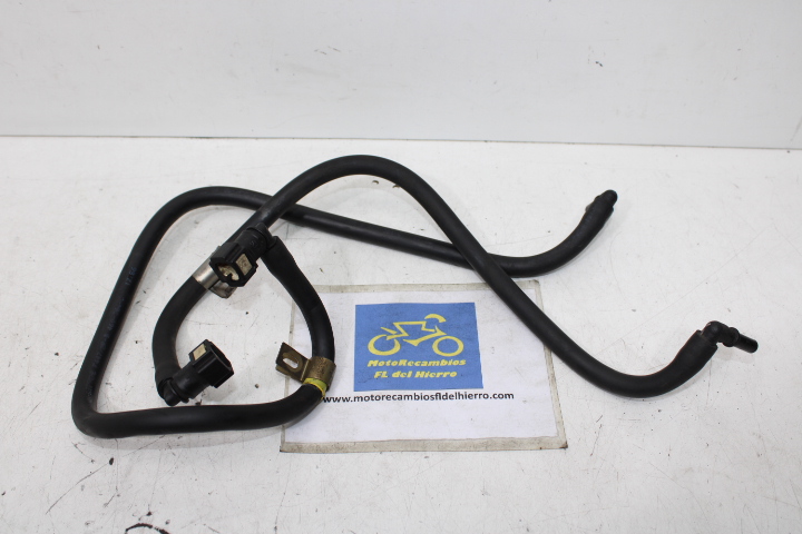 tubos-manguitos-gasolina-piaggio-vespa-gts-250-ie-e3-2005-621152-1B001175R (1)
