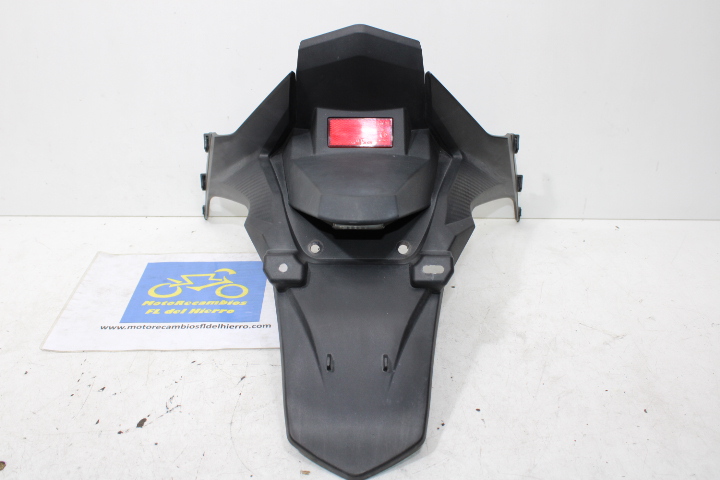 aleta-porta-matricula-kymco-xciting-400-s-2020-80105ADG5E00N1R-80101ADG5E00N1R-33720LBB5E00 (1)