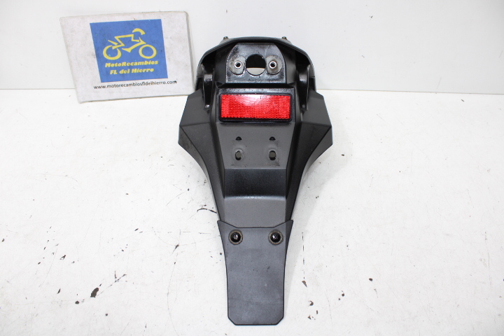 aleta-trasera-porta-matrícula-kawasaki-z750s-2006-350190007 (1)