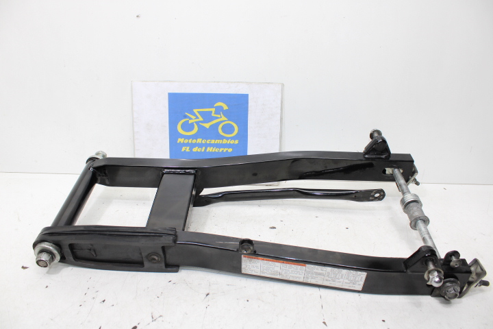 basculante-ejes-tensores-suzuki-vl250lc-intruder-6110226840000-6127326F01000-6141012F00000 (1)