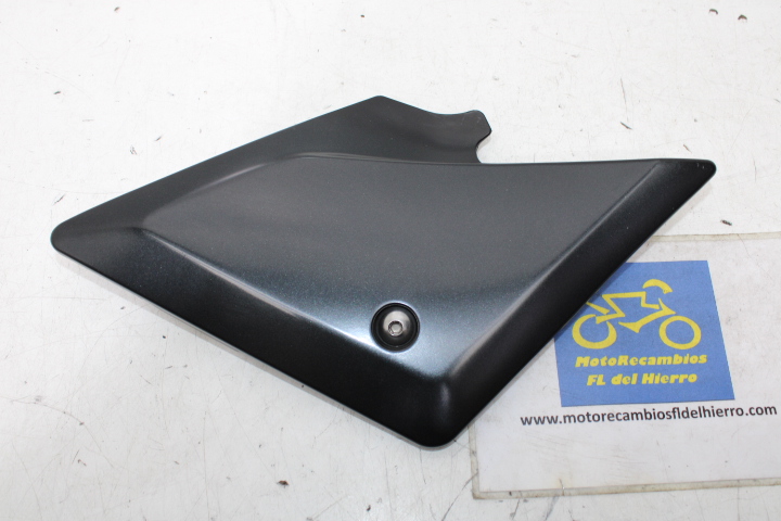 carenado-tapa-izquierda-bajo-asiento-suzuki-sv650n-2007-4721116G00YAD (1)