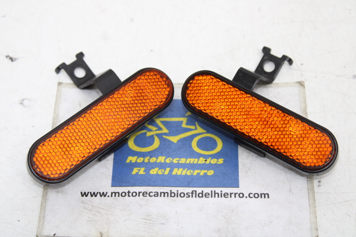 catadioptricos-reflectantes-laterales-kymco-xciting-400-s-2020-33731PUA6900 (1)