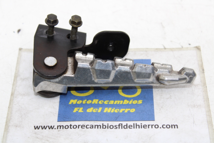 estribera-trasera-izquierda-kymco-xciting-400-s-2020-5072AADG5E00 (1)