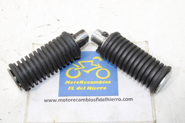 estriberas-posapíes-traseros-suzuki-vl250lc-intruder-4361003001000-4361233210000 (1)