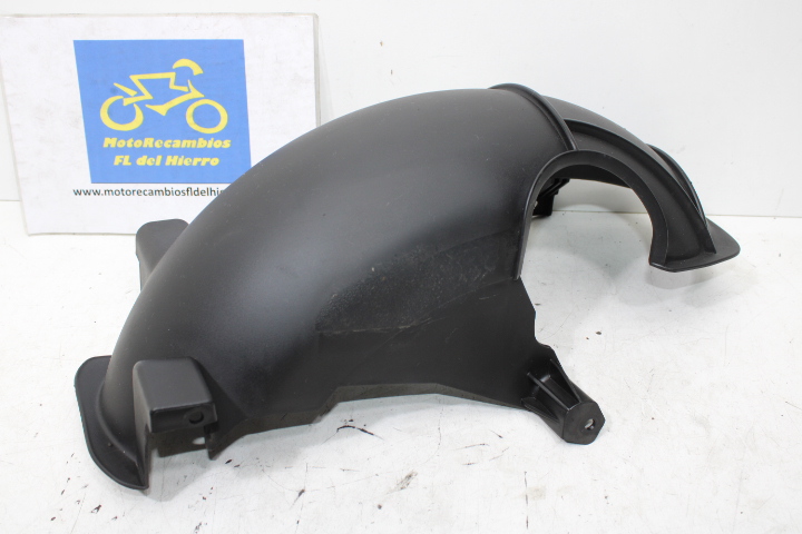 guardabarros-trasero-kymco-xciting-400-s-2020-8010BLKF5E00N1R (1)