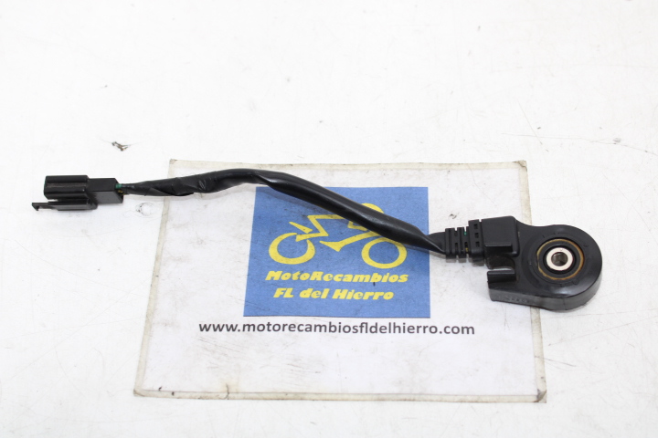 interruptor-caballete-pata-lateral-kymco-xciting-400-s-2020-35370LLJ3E00 (1)