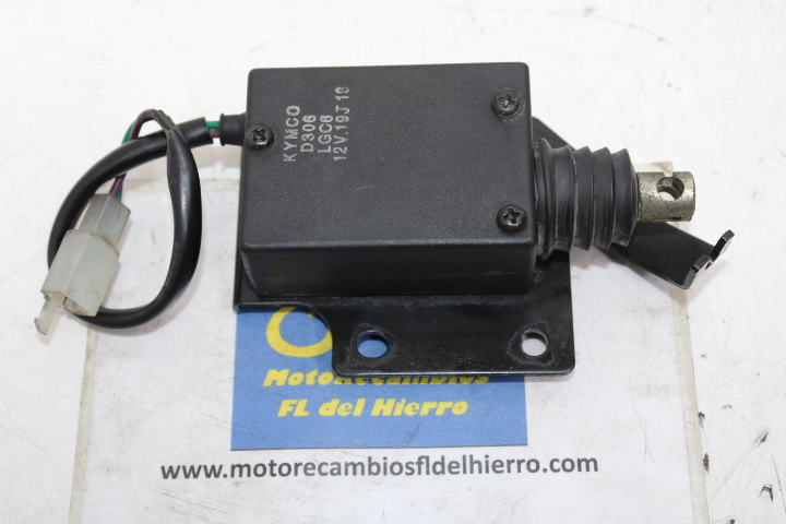 servo-motor-apertura-asiento-kymco-xciting-400-s-2020-38620LGC6E00-38621ADG5E00 (1)