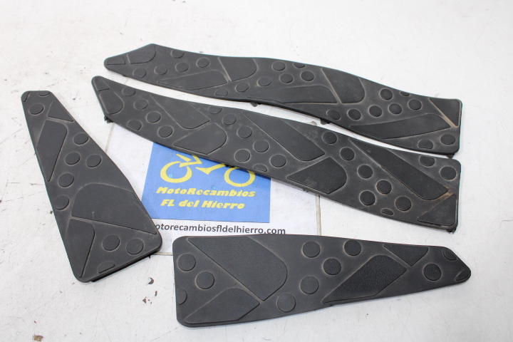 alfombrilla-goma-suelo-kymco-superdink-125-e3-64320LEA7E00N1R-64340LEA7E00N1R-64350LEA7E00N1R-64360LEA7E00N1R (1)