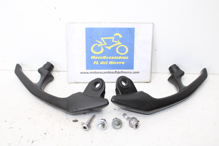 asidero-agarradera-derecha-izquierda-pasajero-kawasaki-er6f-abs-2015-46075056618R-46075056518R (1)