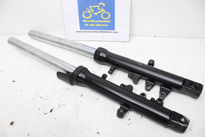 barras-suspension-horquilla-suzuki-gladius-sfv-650-2013-5110344H00000-5110444H00000 (1)