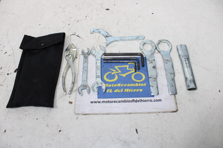bolsa-herramientas-original-kawasaki-er6f-abs-2015-560070100 (1)