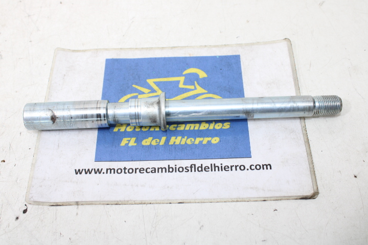 eje-rueda-delantera-suzuki-gladius-sfv-650-2013-5471108F00000-5475144H00000 (1)